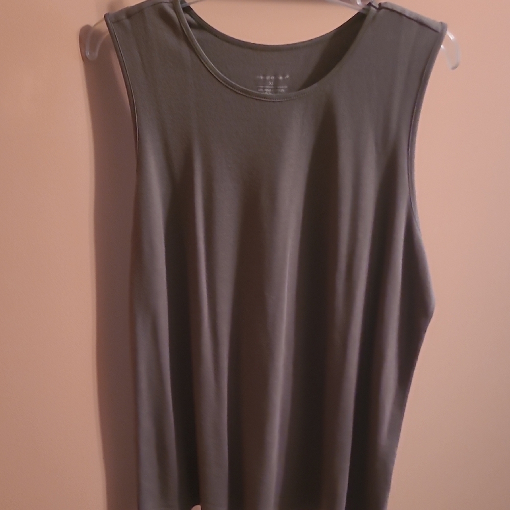Sleeveless Gray Top